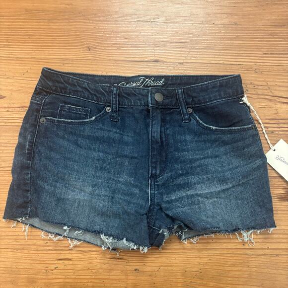 NWT Universal Thread high rise shortie dark wash cutoff jean shorts SIZE 4 - Picture 1 of 6